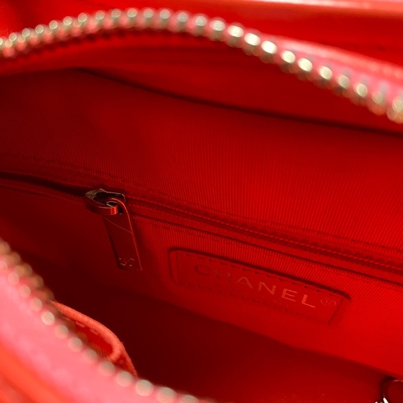 CHANEL Aged Calfskin QuiltedSmallGabrielleHobo RED - Picture 4 of 8